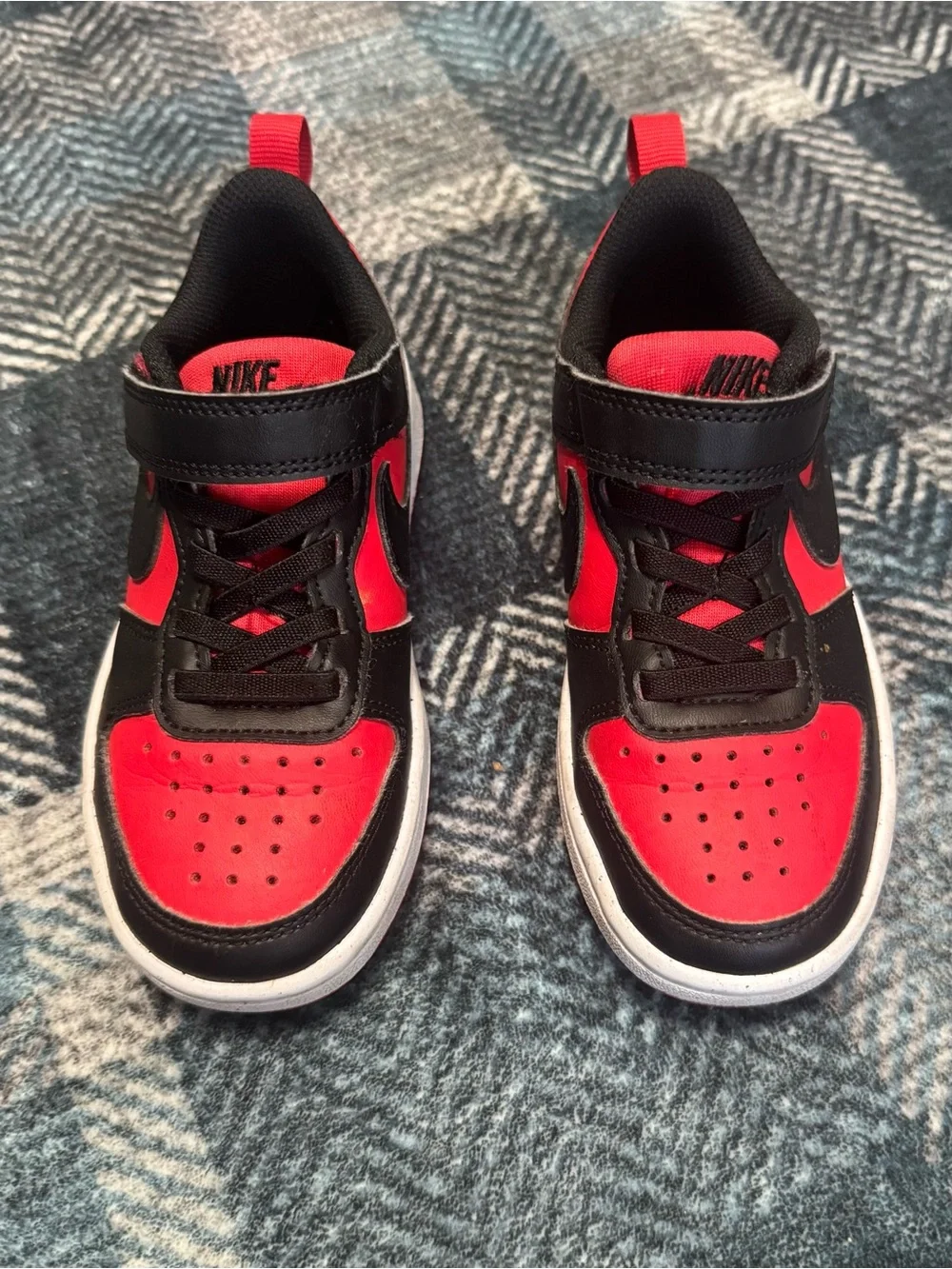 Nike Kids Red and Black Low-Top Sneakers with Hook-and-Loop Strap